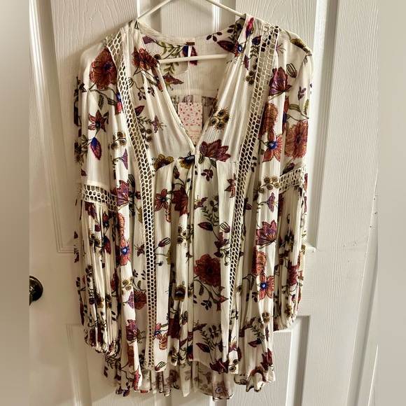 Free People Dresses & Skirts - Free People Floral Long Sleeve Dress